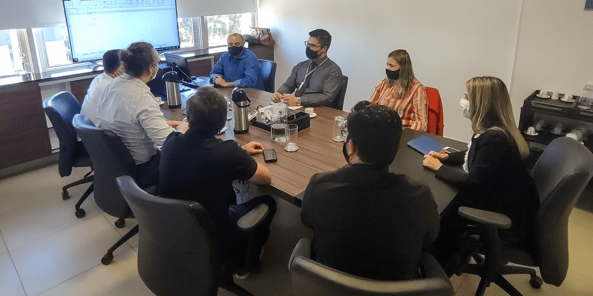 Na terça-feira, dia 27 de julho de 2021, a Superintendente da AMHP-DF se reuniu com a equipe de gerentes  para mais uma reunião semanal.